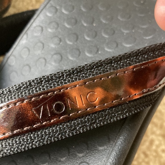 Vionic Size 8 Tortoiseshell, print straps.  Only worn a few times! - Picture 5 of 7